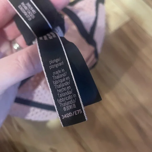 Victoria's Secret Pink Sparkle Lace plunge Push-Up Bra with Black Trim 34DD - Picture 8 of 9